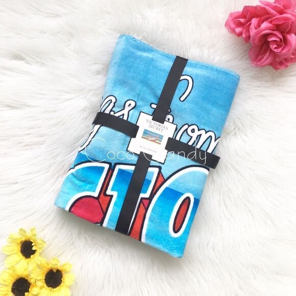 🆕Victoria's Secret Beach Towel - Picture 4 of 5